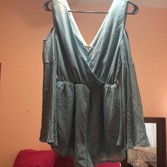 Bell sleeve romper - Picture 1 of 1